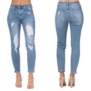 Judy Blue Women’s Mid Rise Relaxed Fit Distressed Blue Jeans Size 18W JB8833